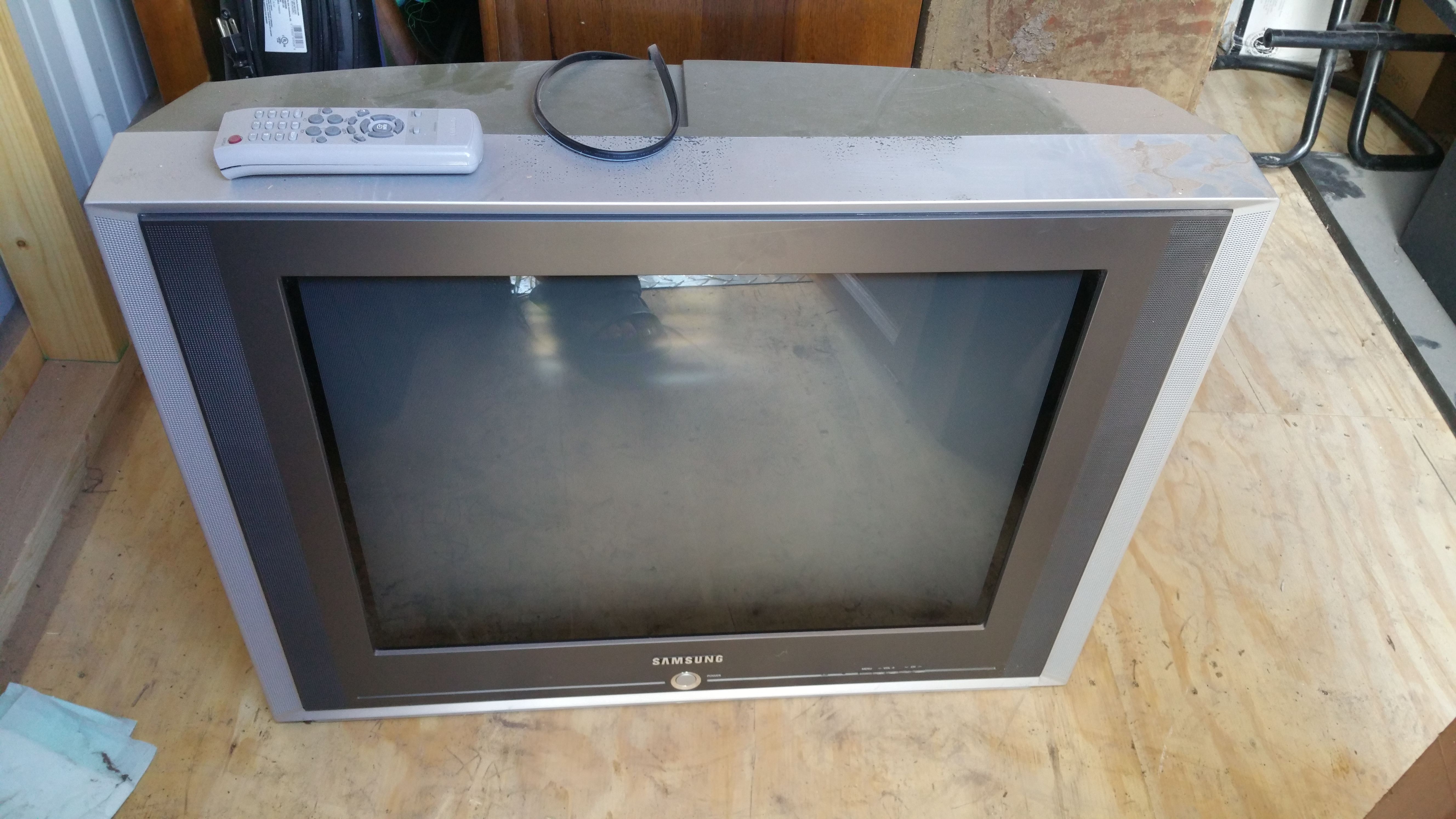 25 in TV with remote great condition