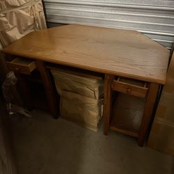 Corner Desk - wood 