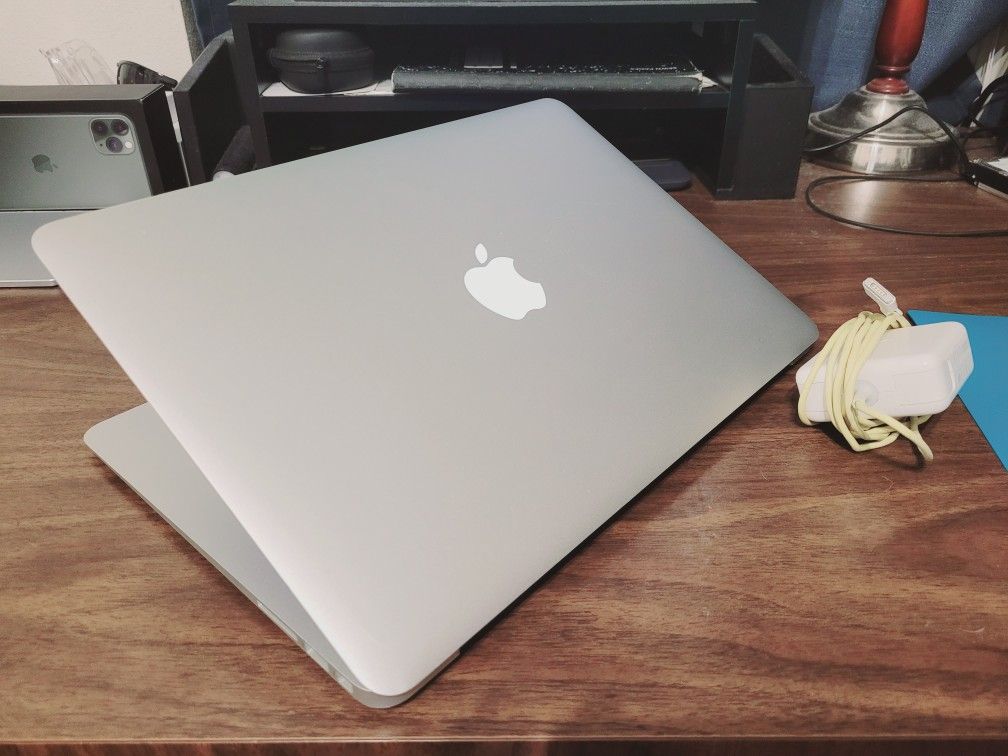 Apple MacBook Air, Microsoft Office, Updated, 15