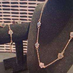 Clover Floral Motif 18" Necklace Bracelet Ring Earrings Dainty Gold-tone  Mother Of Pearl  Dainty Set