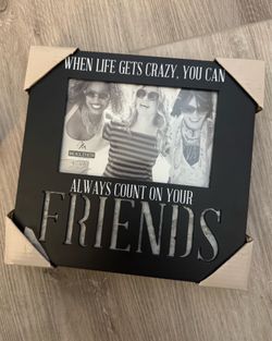Wall picture frames