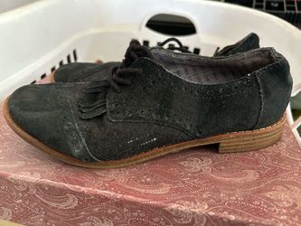 Toms black shoes