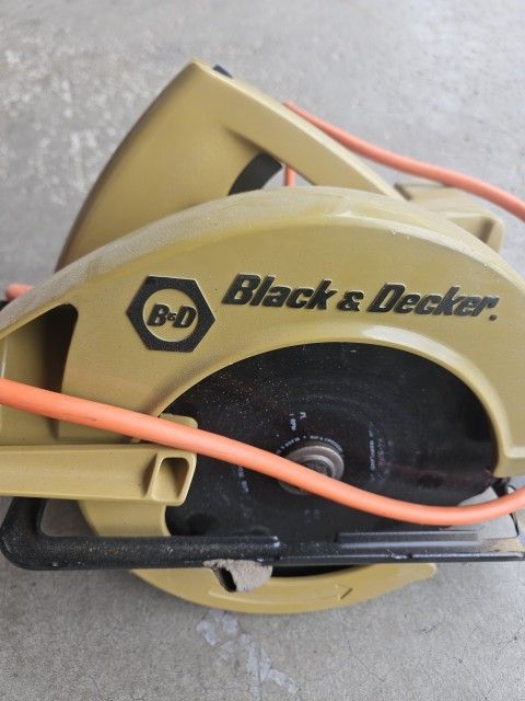 Black And Decker Circular Saw