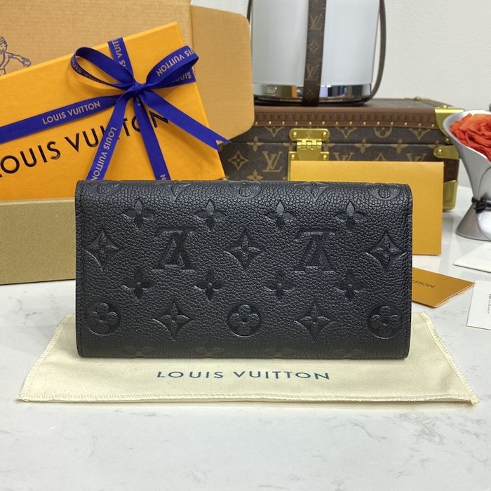 New Authentic Louis Vuitton Black Monogram Empreinte leather Sarah