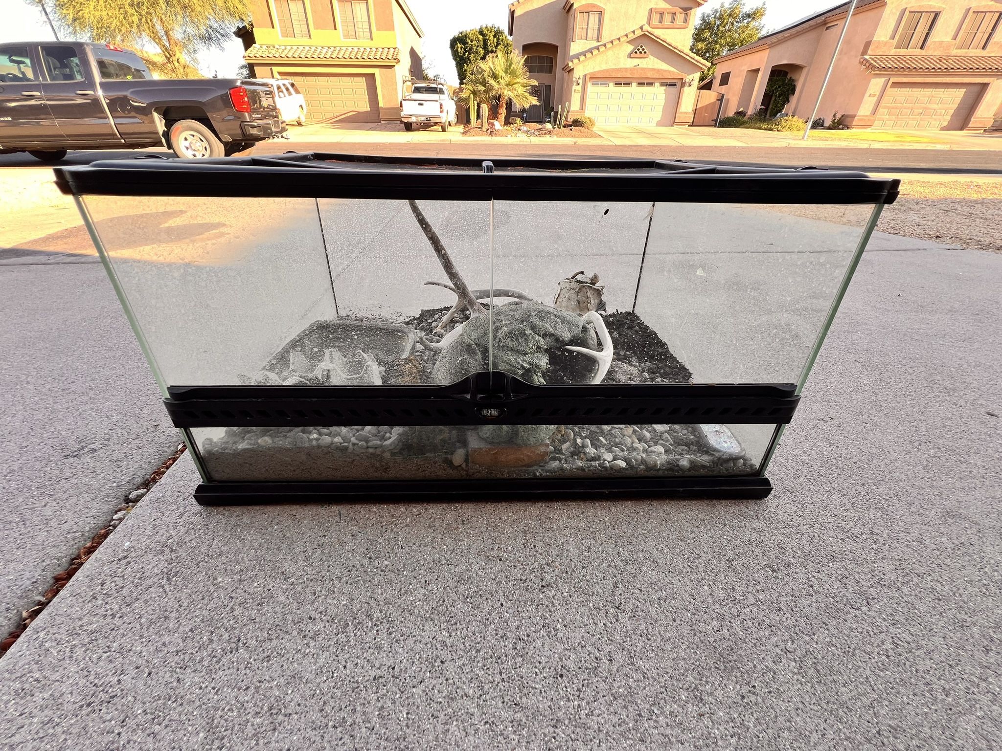 Exo Terra Outback Terrarium 20 Gallon - 24" x 18" x 12"