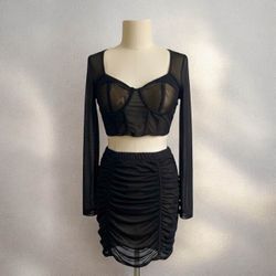 Super cute snake print crop top & skirt set size medium