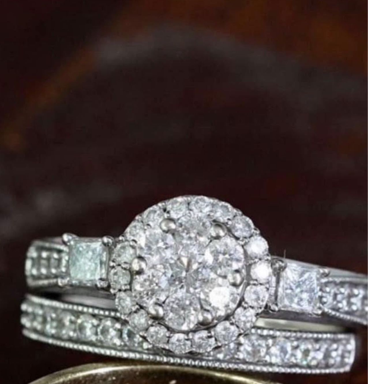 Engagement/wedding ring