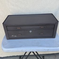 KENNEDY CENTER TOOL CHEST MC22 With 2 KEYS