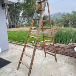 8 FOOT WOOD LADDER