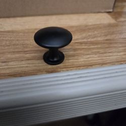 Cabinet knobs