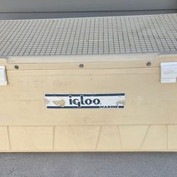 IGLOO Marine Cooler 140 quart