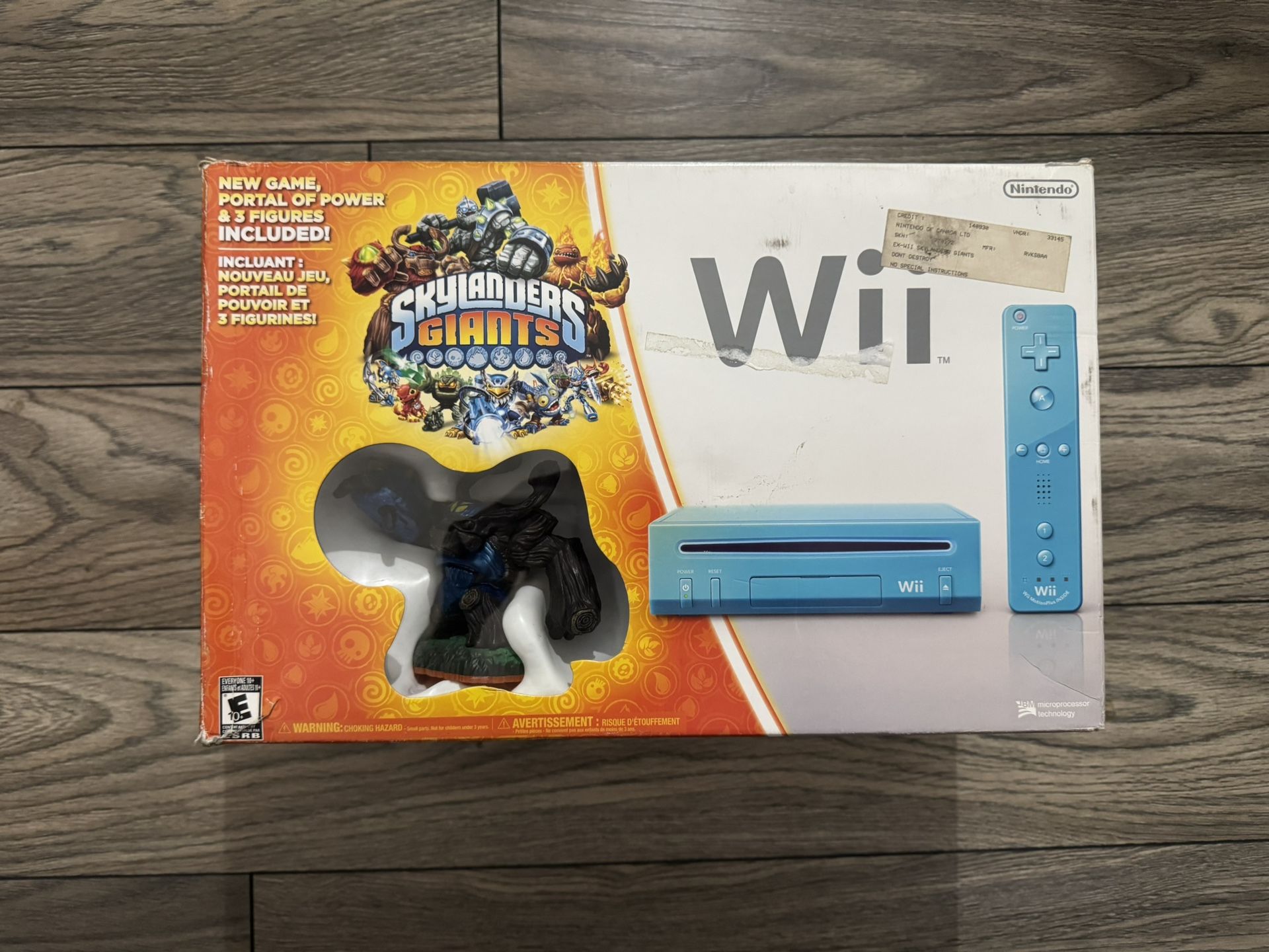 Wii Skyalnders Giants Bundle (Like New)