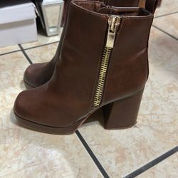 Woman’s Ankle Boots 