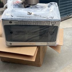 GE microwave Open Box 