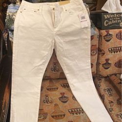 New Michael Kors Size 6 White In Color 