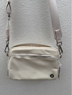 Lululemon Everywhere Crossbody Bag