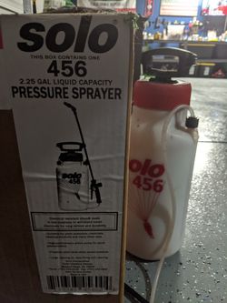Solo pressure sprayer