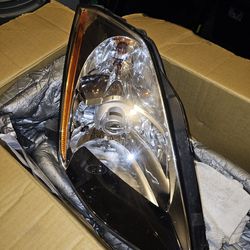 New 350z Psg. Side Headlight  Xenon 