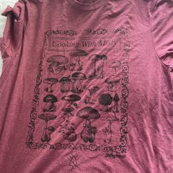 SDCC 2022 EE SHOWTIME YELLOW JACKETS COOKING WITH MISTY T~SHIRT LG