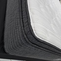 Queen Sizes Mattress And Box Spring Pillowtop 