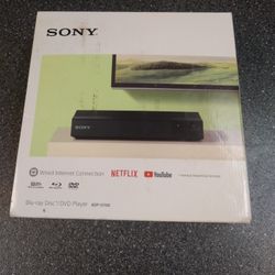 SONY. BLU RAY DISC. DVD VIDIO   NET FLIX. YOUTUBE   + OTHER STREAMING. SERVICE ALL HOOK UPS IN BOX