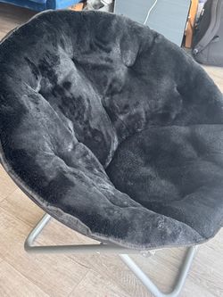 Saucer chair