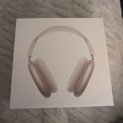 Apple air pod Max starkight/new in box/amazing sound!