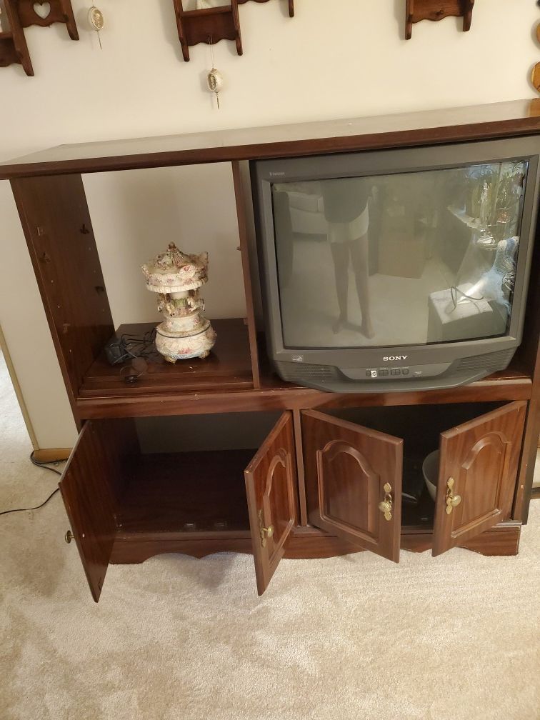 Entertainment center