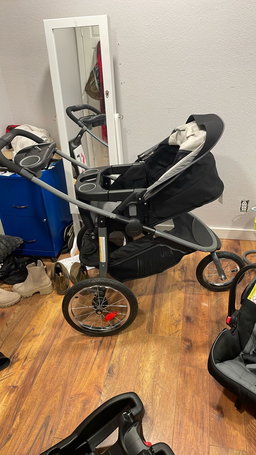 Graco Snug ride Stroller/ Car seat Combo