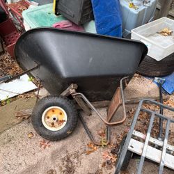 Contractor Style Wheelbarrow