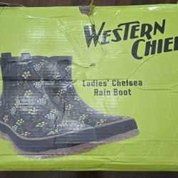 Ladies Rain Boots / NEW
