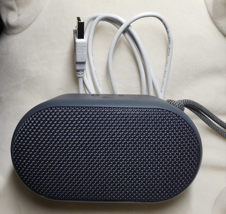 ONN SMALL RUGGED SPEAKER KI $10