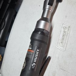 Husky 3/8” Reaction-Less Air Ratchet – 80 ft-lb (Model H4120)