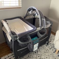 Baby Trend Deluxe II Nursery Center Portable Playard