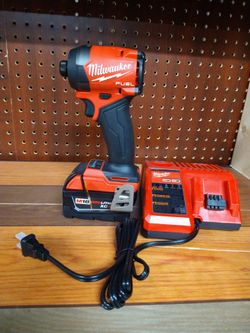 Milwaukee M18 Fuel 1/4 hex Impact driver KIT brand new firm price non negotiable (2953 20)