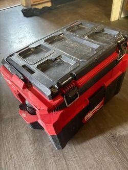 Firm! Milwaukee M18 FUEL PACKOUT 18-Volt Lithium-Ion Cordless 2.5 Gal. Wet/Dry Vacuum (Vacuum-Only)