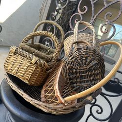 6 Baskets , Different Sizes, All In Good Condition! $7.00 All…. 