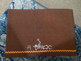 One Halloween placemat skeleton