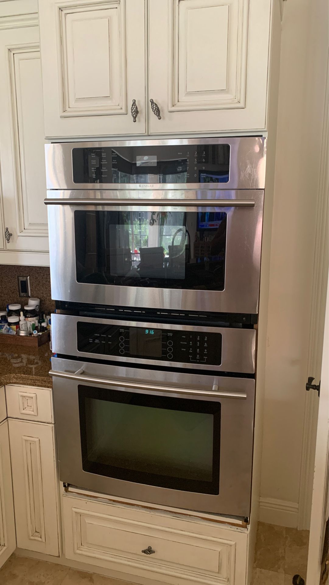 Jenn-Air combo WALL OVEN AND MICROWAVE STAINLESS STEEL NO DENTS