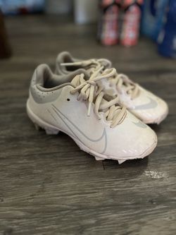 Youth Softball Cleats