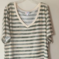 LULAROE LARGE STRIPED  SHORT SLEEVE 