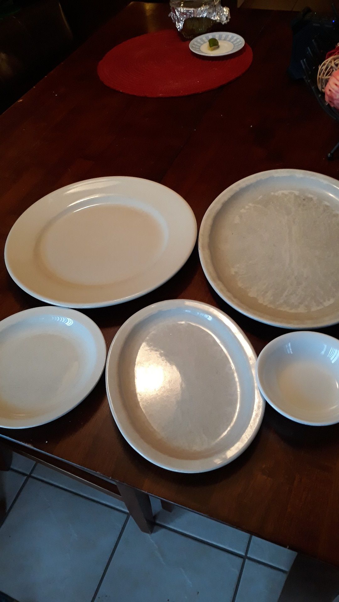 Restaurant plates set ( used )