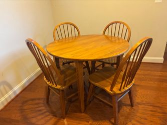 Wood Round Dining Table