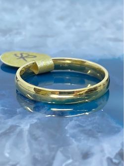 $550 Yellow Gold Ring Band