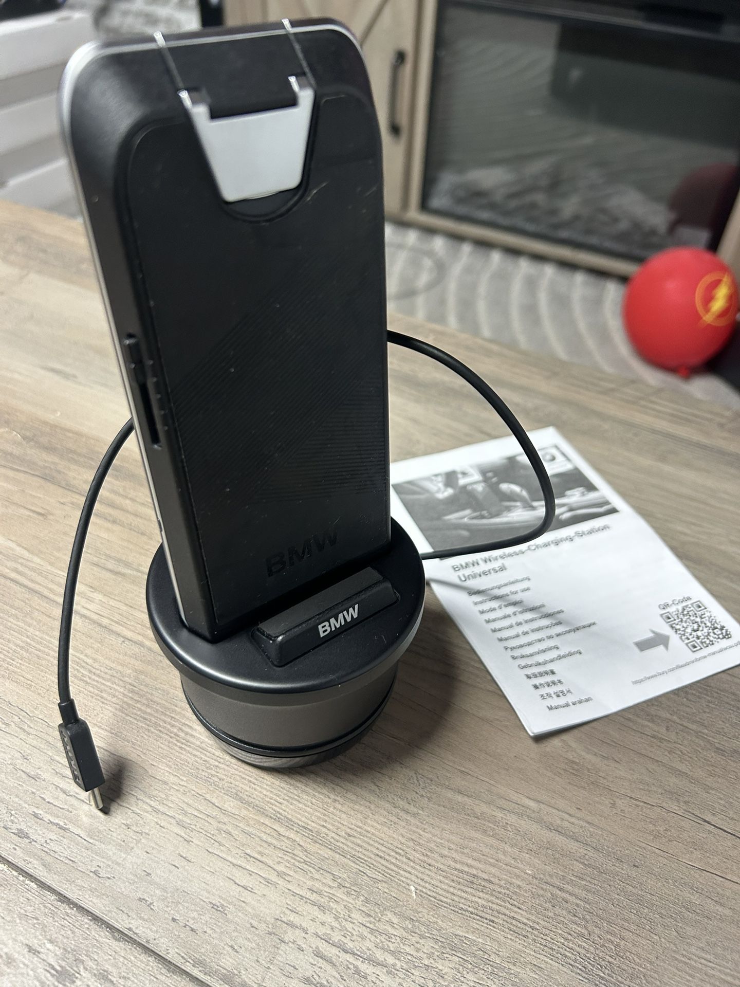 BMW Wireless-charging Station