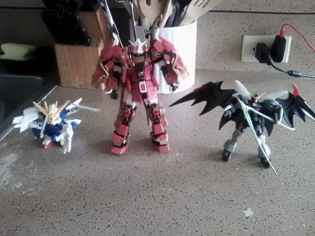 3 Gundam Models