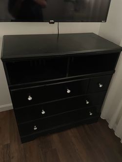 Black 6-Drawer Media Chest / TV Stand / Dresser