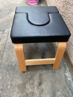 Inverse yoga bench