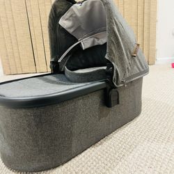 UPPAbaby Bassinet V3 - Compatible with Vista, Cruz, Ridge Strollers - Overnight Sleep Solution - Mattress, Sheet and Bug Shield Included - Greyson