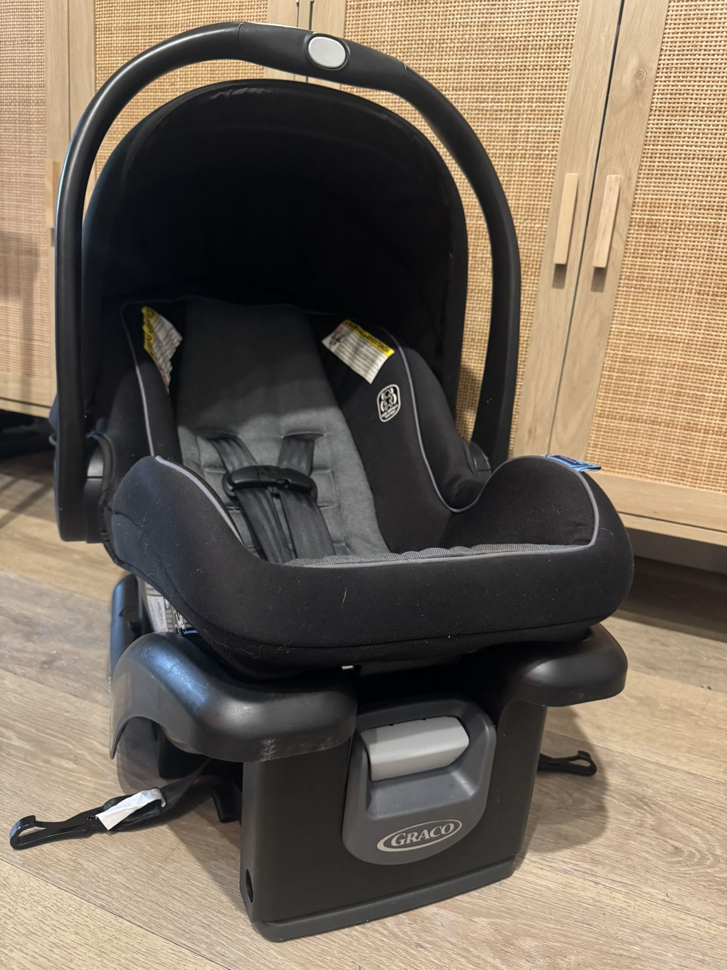 Graco Snug Ride 35 Lite Elite Car Seat And Base With Infant Car